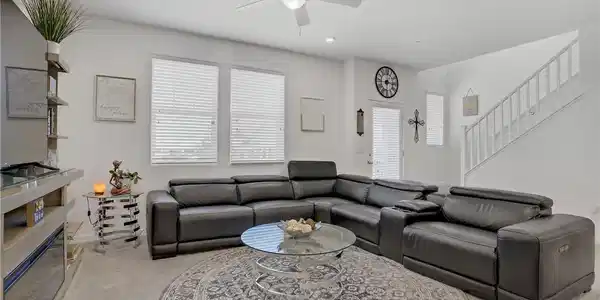 Image 4: Open living room to kitchen