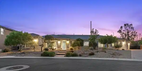 4967 Enchanted View Street