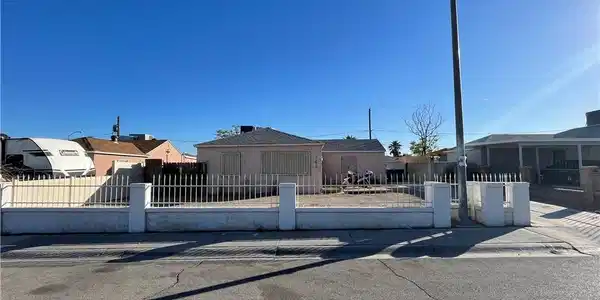 613 E Bartlett Avenue