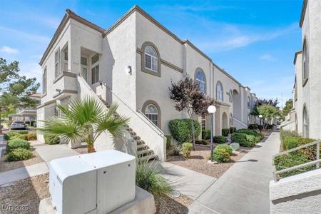 3125 N Buffalo Drive
