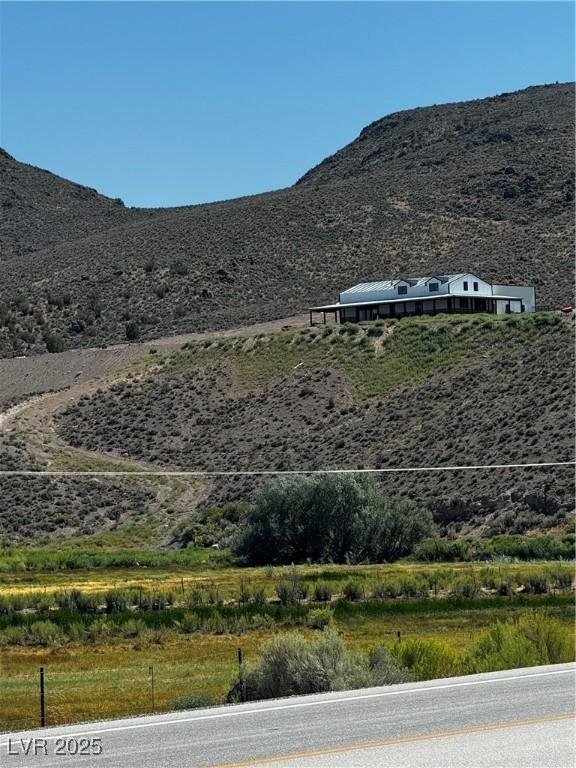 Image 2: View of mountain background