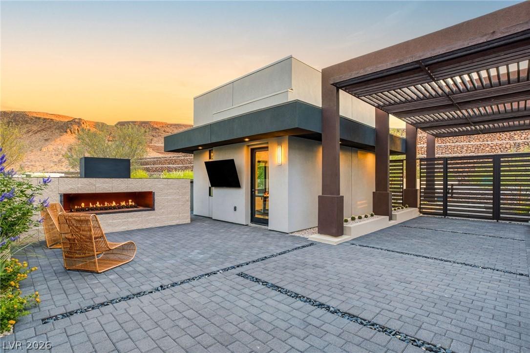 Image 4: Private gated courtyard with detached casita/guest