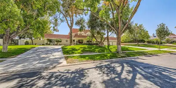31 Quail Hollow Drive