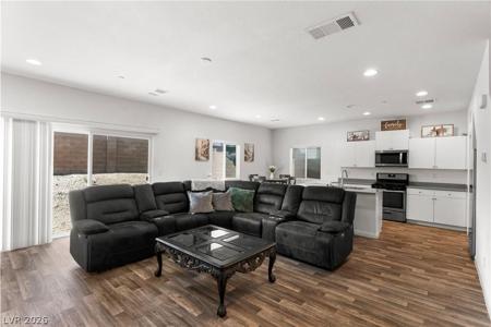 6509 Cinnamon Hazlenut Street