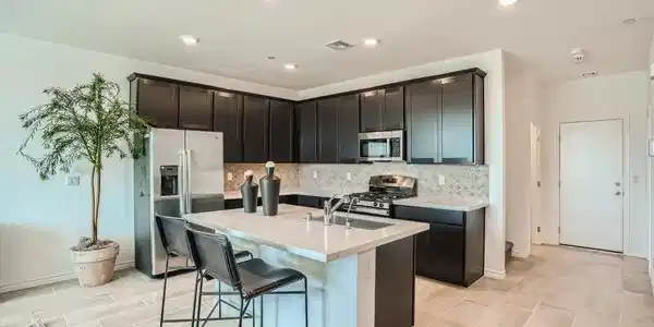 Image 2: Kitchen