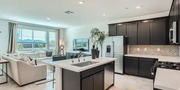 Image 3: Kitchen