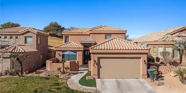 257 Pinnacle Court
