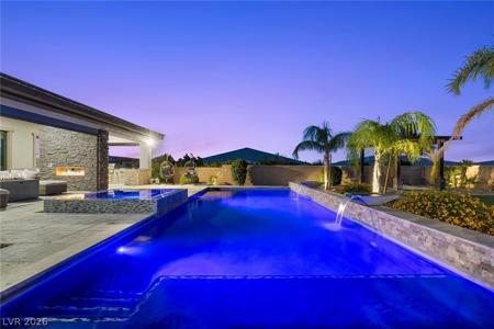 9841 W El Campo Grande Avenue