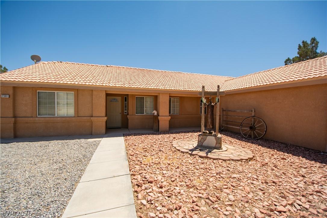 Image 4: This desert dwelling offers a unique exterior with