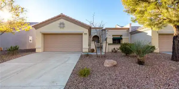 2247 Sun Cliffs Street
