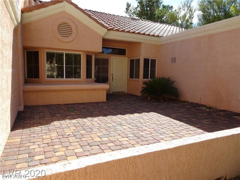 Image 3: Pavered courtyard