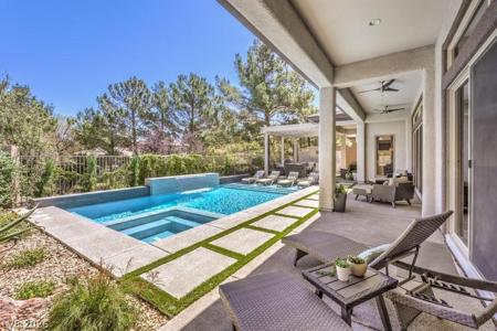 26 Plum Hollow Drive