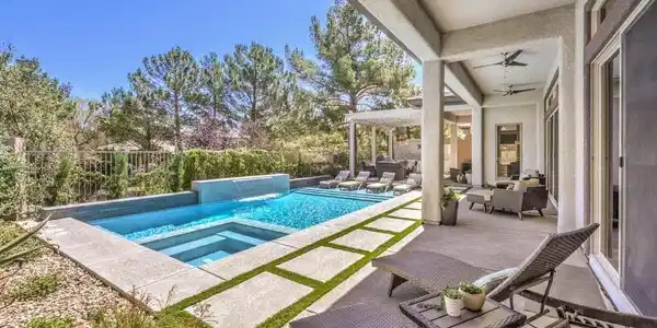 26 Plum Hollow Drive