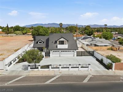 3200 W Oakey Boulevard