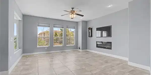 Image 3: Your spacious and bright living room