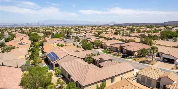 Image 4: Backyard aerial view