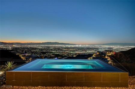 607 Grand Rim Drive