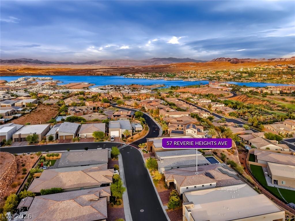 Image 4: Perched above the lake, this community boasts swee