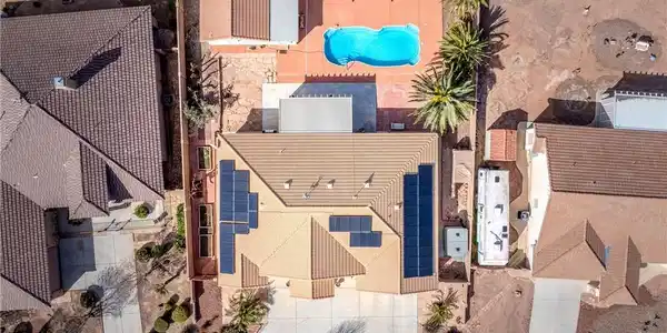 Image 2: 4 bedroom home in Pahrump NV with pool, solar and