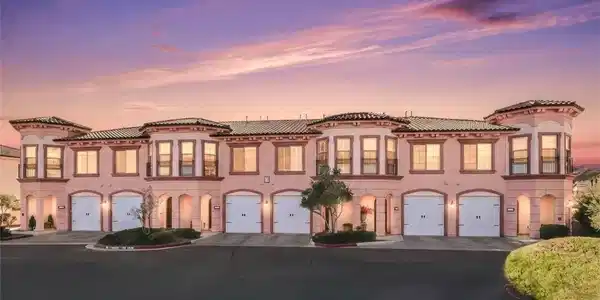 Image 2: Tuscan Inspired Condo in V Lake Las Vegas with des