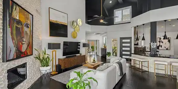 Image 4: Vast vaulted ceilings complement an inviting livin