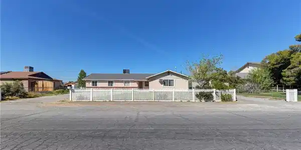 2521 Lincoln Road