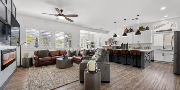 Image 3: Culinary excellence meets casual dining in this op