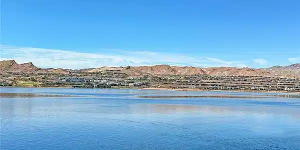 Image 3: LAKE AT LAKE LAS VEGAS CLOSE TO UNIT