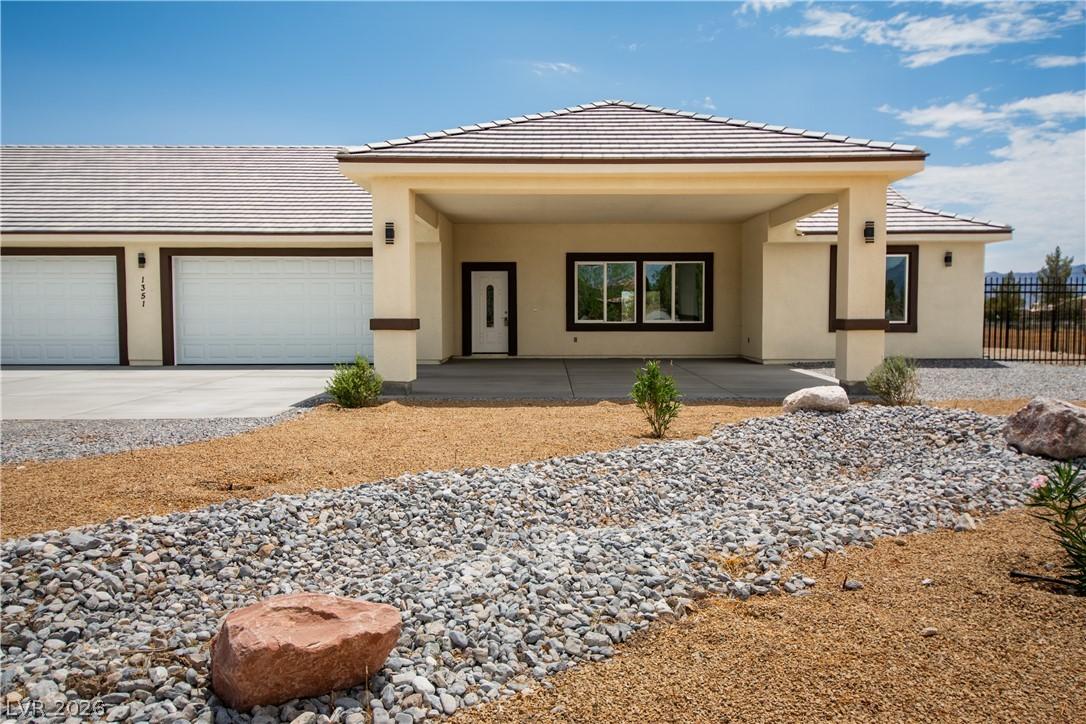 Image 4: A contemporary desert oasis awaits, showcasing a s