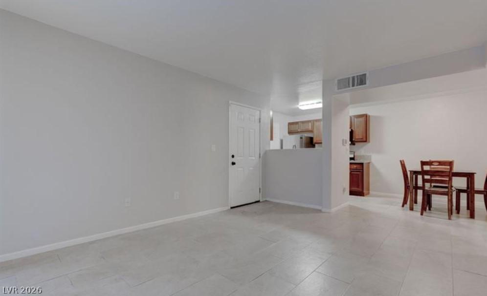 Image 2: Clean lines and a spacious layout define this livi