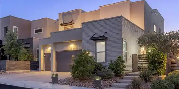 731 Glowing Horizon Street