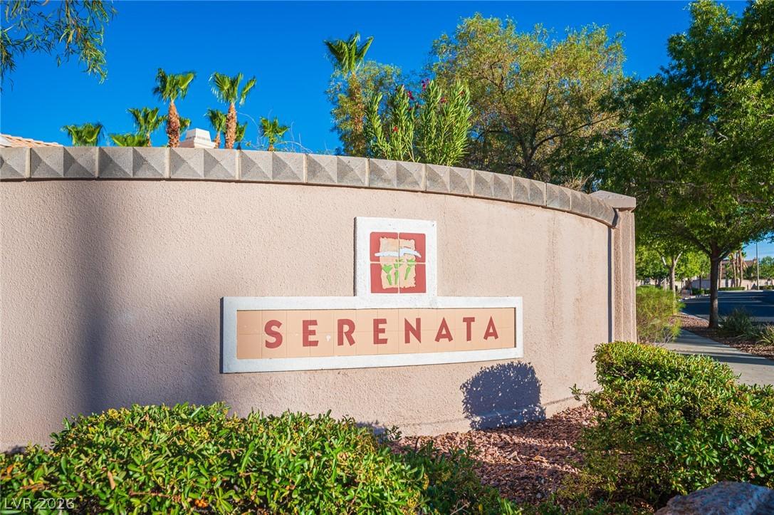 Image 3: Welcoming entry sign of the Serenata community, fr