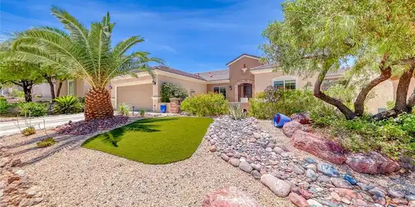2205 Sandstone Cliffs Drive