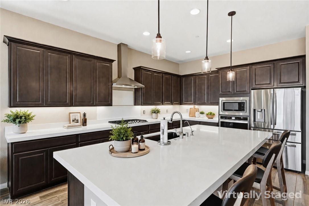 Image 4: 10ft Island Quartz Countertops Built in Oven and M