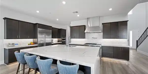 298 Watteau Court