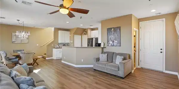 6121 Sinatra Sands Court