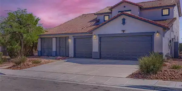 8061 Petunia Flower Way