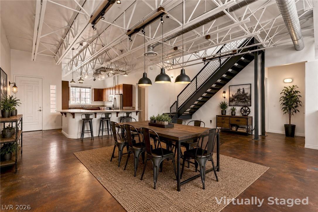 Image 3: Rare New York Style loft features an industrial-ch