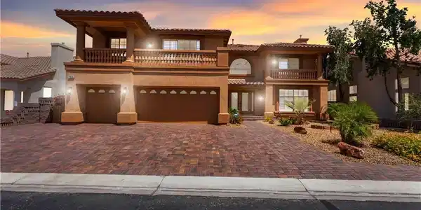 7526 Gossamer Wind Street