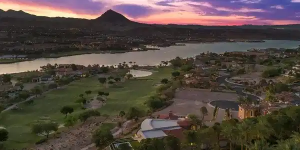 Image 3: Amazing nightly sunsets over the lake