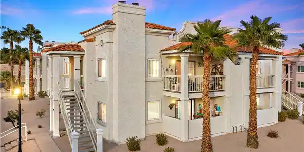 1956 Las Palmas Lane