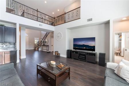 7105 Bluebird Wing Street