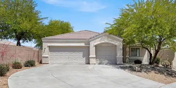 6032 Red Glitter Street