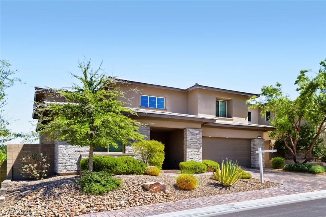 Image 4: A desert-friendly landscape accents the appealing