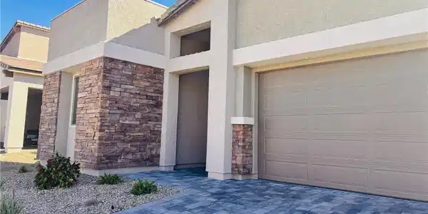 9565 Camelback Creek Drive