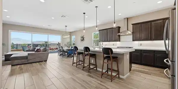 Image 2: Open bright GreatRoom