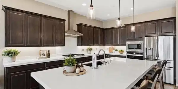 Image 4: 10ft Island Quartz Countertops Built in Oven and M