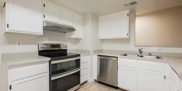 1635 Justin Circle