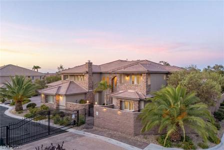 228 E Levi Avenue