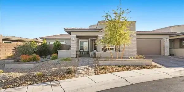 6833 Desert Crimson Street